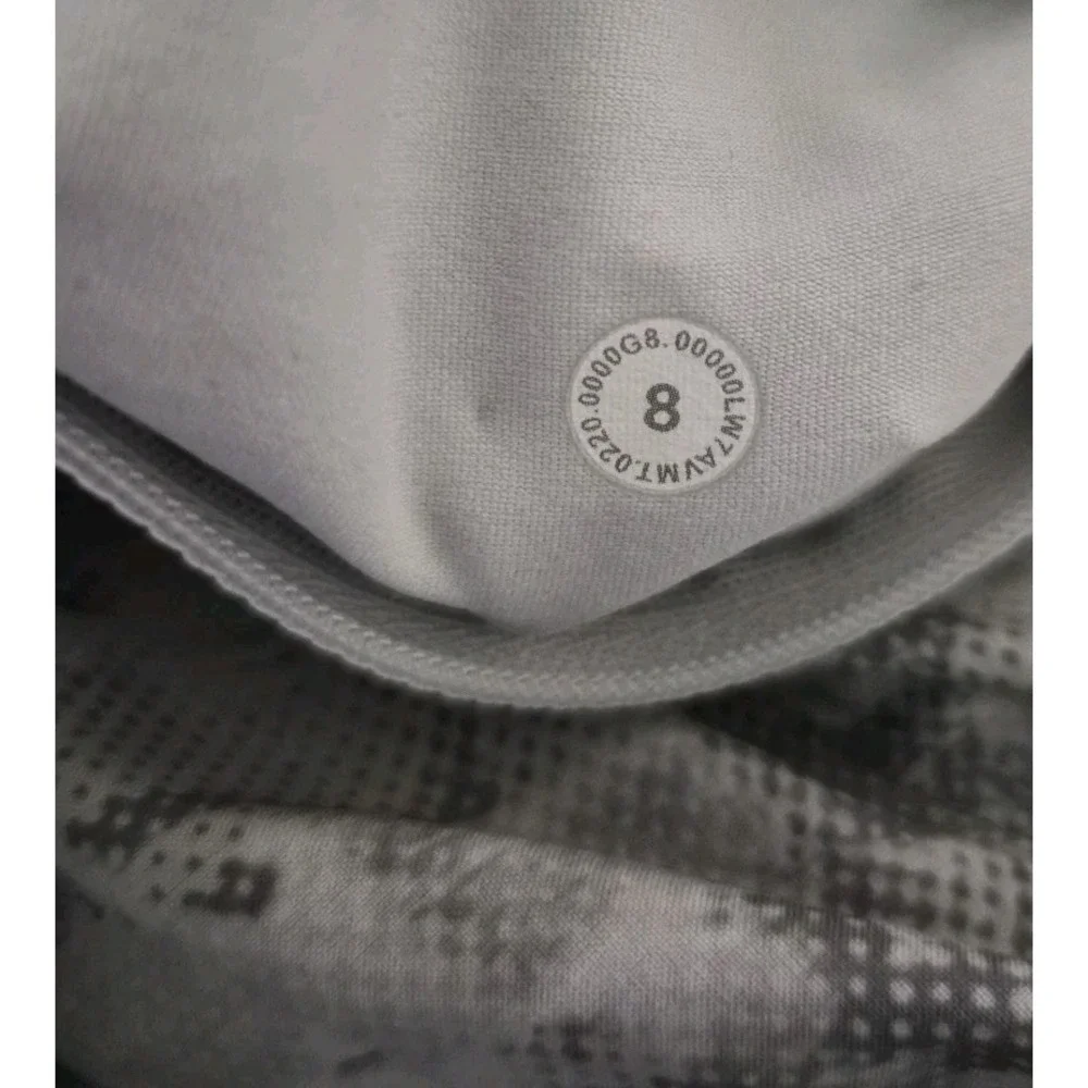 Lululemon Speed Up Short Tall Size 8 City Breeze Alpine White Multi Lined Runnin